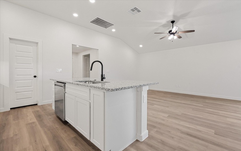 2408 Aberdeen Avenue, Wolfforth, TX 79382, 4 Habitaciones Habitaciones , ,2 BañosBaños,Residential,En Venta,2408 Aberdeen Avenue,0,202564362