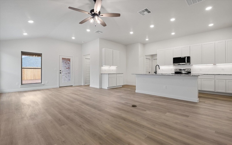 2408 Aberdeen Avenue, Wolfforth, TX 79382, 4 Habitaciones Habitaciones , ,2 BañosBaños,Residential,En Venta,2408 Aberdeen Avenue,0,202564362