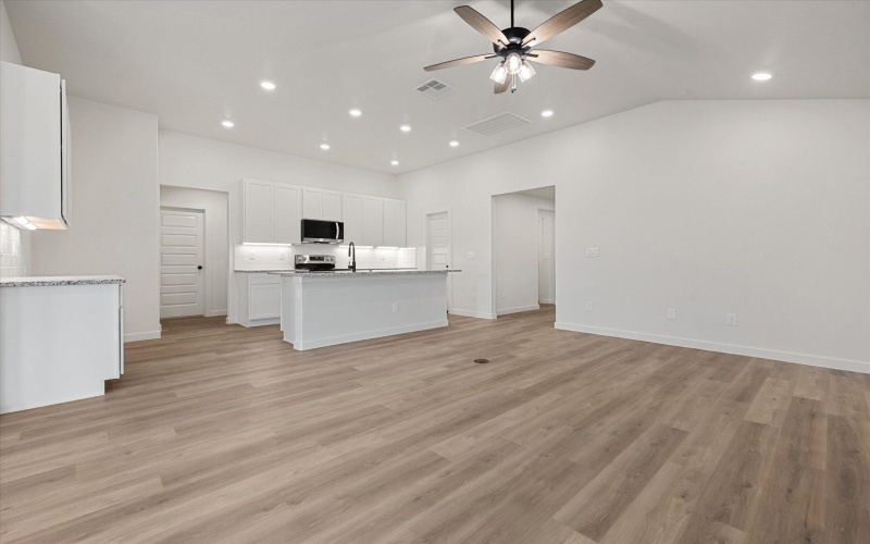 2408 Aberdeen Avenue, Wolfforth, TX 79382, 4 Habitaciones Habitaciones , ,2 BañosBaños,Residential,En Venta,2408 Aberdeen Avenue,0,202564362