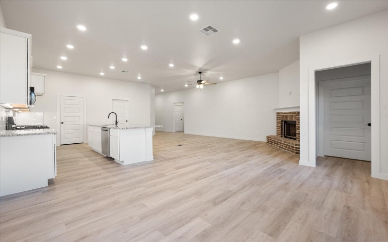 7004 56th Street, Lubbock, TX 79407, 4 Habitaciones Habitaciones , ,2 BañosBaños,Residential,En Venta,7004 56th Street,0,202564365