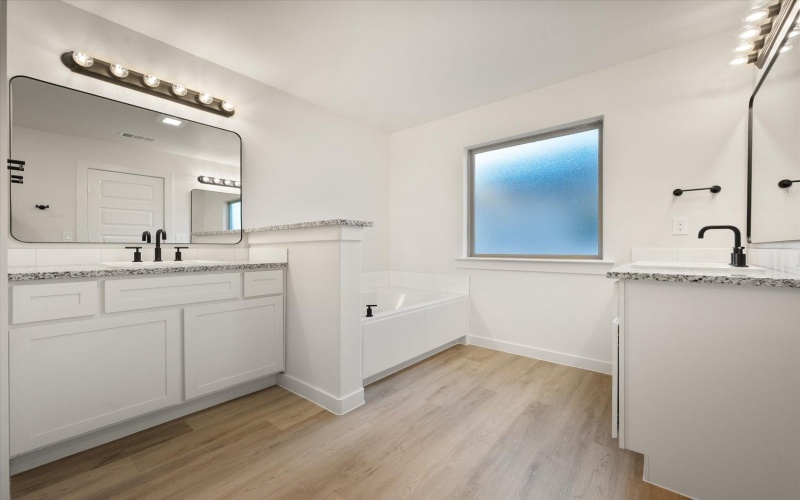 7004 56th Street, Lubbock, TX 79407, 4 Habitaciones Habitaciones , ,2 BañosBaños,Residential,En Venta,7004 56th Street,0,202564365