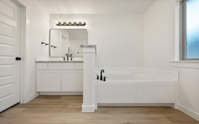 7004 56th Street, Lubbock, TX 79407, 4 Habitaciones Habitaciones , ,2 BañosBaños,Residential,En Venta,7004 56th Street,0,202564365