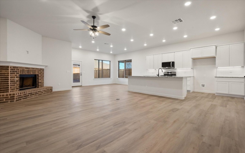 7004 56th Street, Lubbock, TX 79407, 4 Habitaciones Habitaciones , ,2 BañosBaños,Residential,En Venta,7004 56th Street,0,202564365