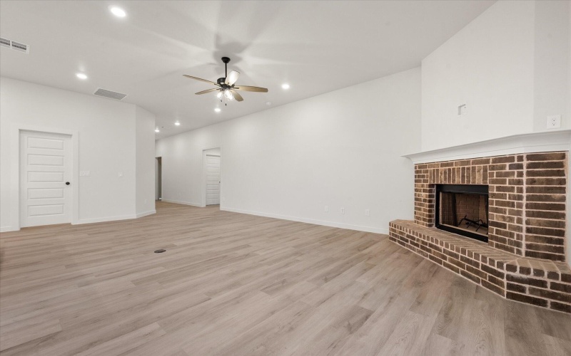 7004 56th Street, Lubbock, TX 79407, 4 Habitaciones Habitaciones , ,2 BañosBaños,Residential,En Venta,7004 56th Street,0,202564365