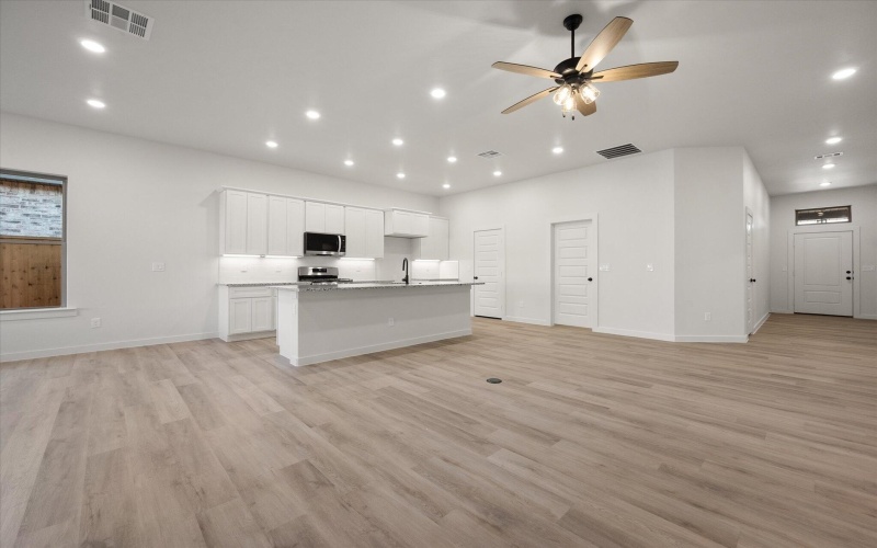 7004 56th Street, Lubbock, TX 79407, 4 Habitaciones Habitaciones , ,2 BañosBaños,Residential,En Venta,7004 56th Street,0,202564365