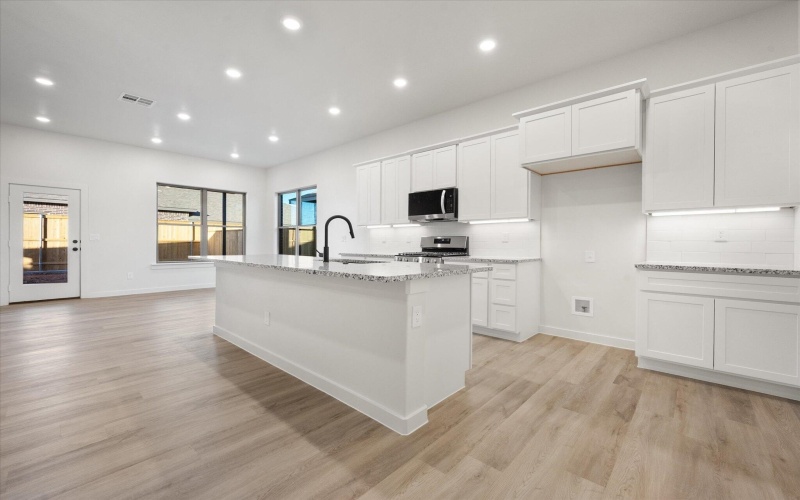 7004 56th Street, Lubbock, TX 79407, 4 Habitaciones Habitaciones , ,2 BañosBaños,Residential,En Venta,7004 56th Street,0,202564365