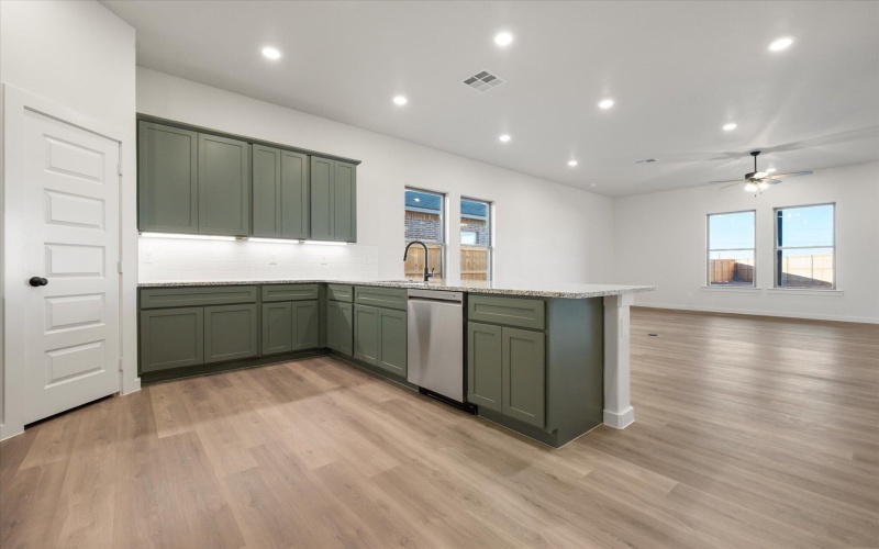 7006 56th Street, Lubbock, TX 79407, 3 Bedrooms Bedrooms, ,2 BathroomsBathrooms,Residential,For Sale,7006 56th Street,0,202564367