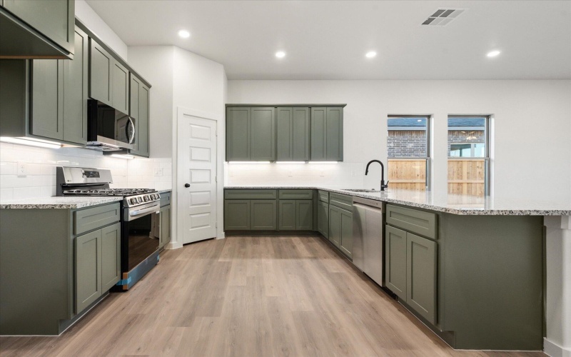 7006 56th Street, Lubbock, TX 79407, 3 Bedrooms Bedrooms, ,2 BathroomsBathrooms,Residential,For Sale,7006 56th Street,0,202564367