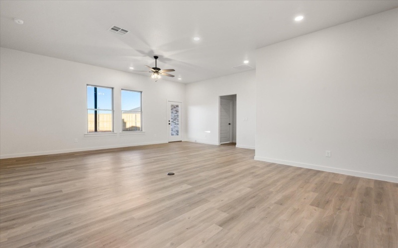 7006 56th Street, Lubbock, TX 79407, 3 Bedrooms Bedrooms, ,2 BathroomsBathrooms,Residential,For Sale,7006 56th Street,0,202564367