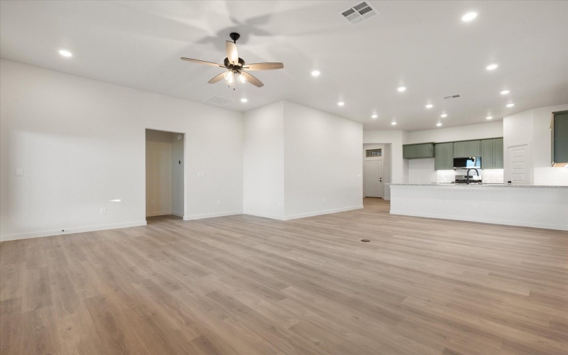 7006 56th Street, Lubbock, TX 79407, 3 Bedrooms Bedrooms, ,2 BathroomsBathrooms,Residential,For Sale,7006 56th Street,0,202564367