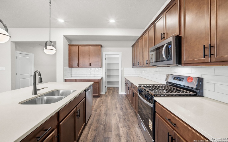 7035 Comanche Cave, San Antonio, TX 78233, 4 Habitaciones Habitaciones , ,2 BañosBaños,Residential,En Venta,7035 Comanche Cave,0,1929466