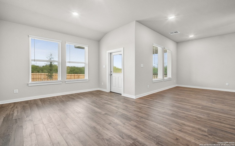 7035 Comanche Cave, San Antonio, TX 78233, 4 Habitaciones Habitaciones , ,2 BañosBaños,Residential,En Venta,7035 Comanche Cave,0,1929466