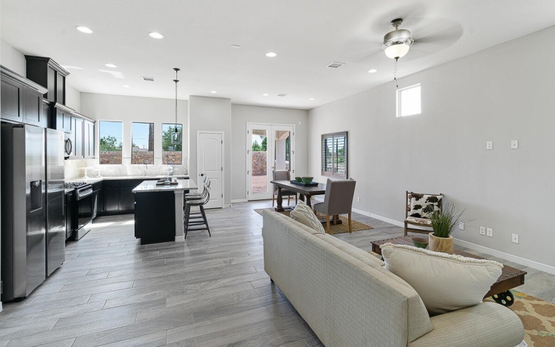 15220 Endurance Avenue, El Paso, TX 79938, 3 Habitaciones Habitaciones , ,2 BañosBaños,Residential,En Venta,15220 Endurance Avenue,0,935385