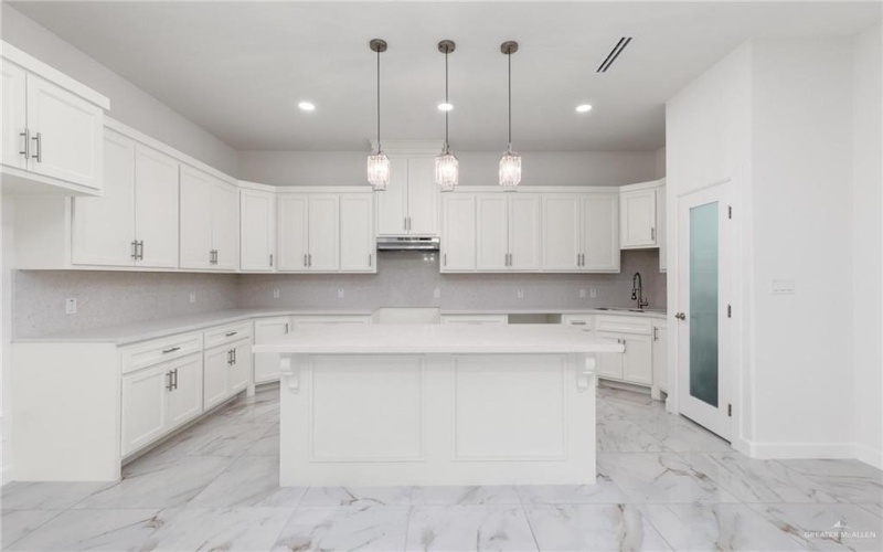 1085 S 12th Street, Raymondville, TX 78580, 3 Habitaciones Habitaciones , ,2 BañosBaños,Residential,En Venta,1085 S 12th Street,0,490481