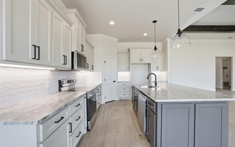 6002 Oakwood Court, Granbury, TX 76049, 4 Habitaciones Habitaciones , ,2 BañosBaños,Residential,En Venta,6002 Oakwood Court,0,21135286