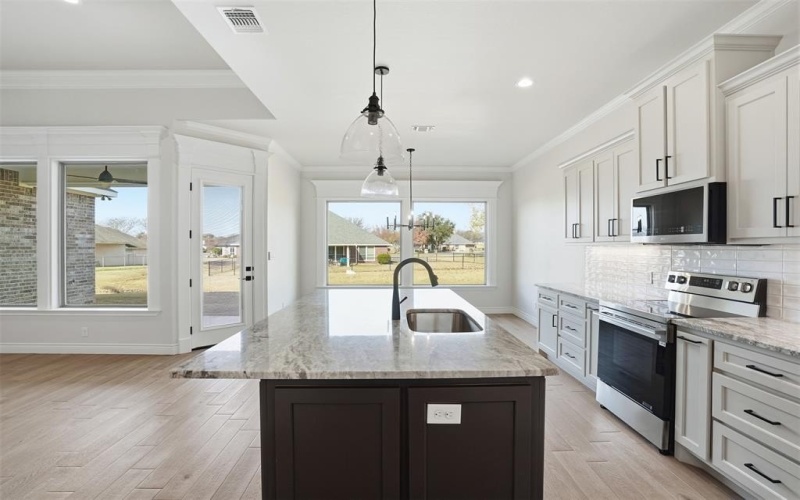 6002 Oakwood Court, Granbury, TX 76049, 4 Habitaciones Habitaciones , ,2 BañosBaños,Residential,En Venta,6002 Oakwood Court,0,21135286