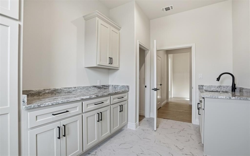 6002 Oakwood Court, Granbury, TX 76049, 4 Habitaciones Habitaciones , ,2 BañosBaños,Residential,En Venta,6002 Oakwood Court,0,21135286