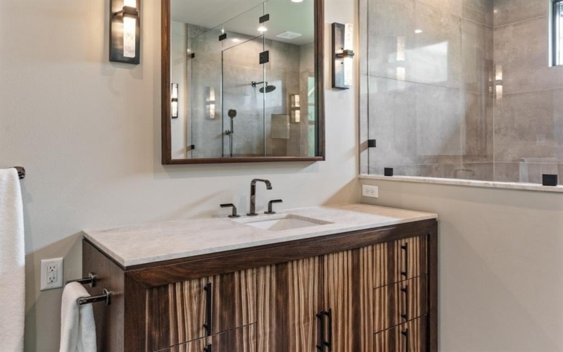 120 Meandering Way, Mabank, TX 75156, 5 Habitaciones Habitaciones , ,3 BañosBaños,Residential,En Venta,120 Meandering Way,0,21136498