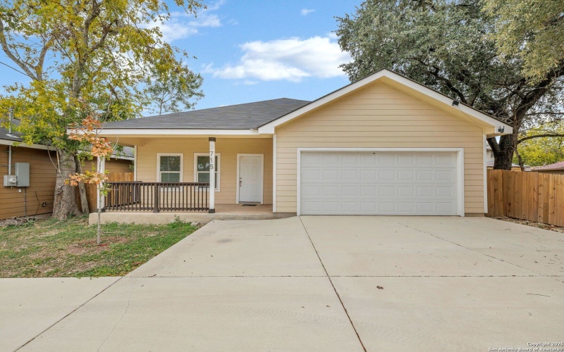 3715 Commercial, San Antonio, TX 78221, 4 Habitaciones Habitaciones , ,2 BañosBaños,Residential,En Venta,3715 Commercial,0,1929665