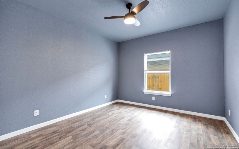 3715 Commercial, San Antonio, TX 78221, 4 Habitaciones Habitaciones , ,2 BañosBaños,Residential,En Venta,3715 Commercial,0,1929665