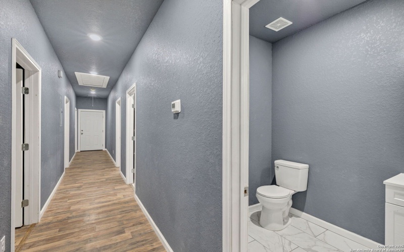 3715 Commercial, San Antonio, TX 78221, 4 Habitaciones Habitaciones , ,2 BañosBaños,Residential,En Venta,3715 Commercial,0,1929665