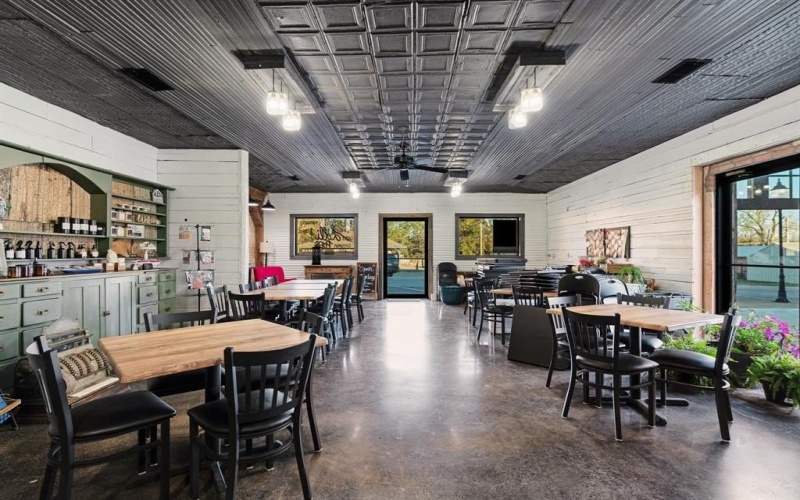 125 N Main Street, Bogata, TX 75417, ,Commercial Sale,En Venta,125 N Main Street,0,21127200