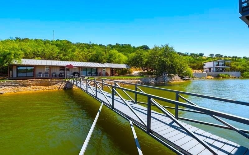 8301 County Road 300, Graham, TX 76450, 4 Habitaciones Habitaciones , ,2 BañosBaños,Residential,En Venta,8301 County Road 300,0,21127488