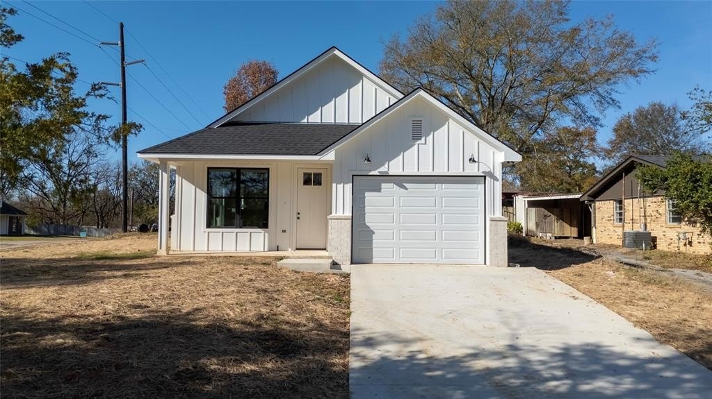 307 S Langham Street, Troup, TX 75789, 3 Habitaciones Habitaciones , ,2 BañosBaños,Residential,En Venta,307 S Langham Street,0,21134407