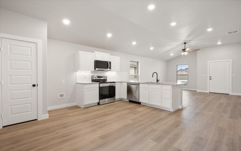 3016 140th Street, Lubbock, TX 79423, 3 Bedrooms Bedrooms, ,2 BathroomsBathrooms,Residential,For Sale,3016 140th Street,202550606
