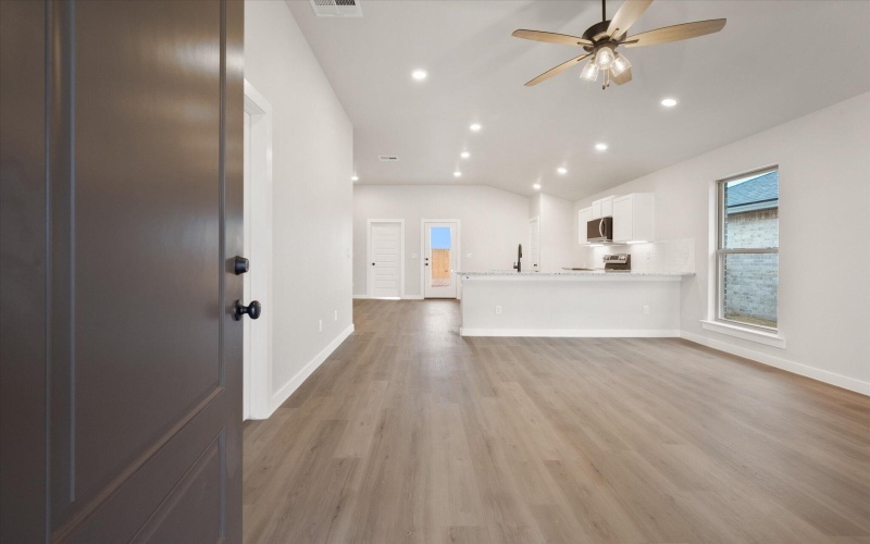 3016 140th Street, Lubbock, TX 79423, 3 Bedrooms Bedrooms, ,2 BathroomsBathrooms,Residential,For Sale,3016 140th Street,202550606