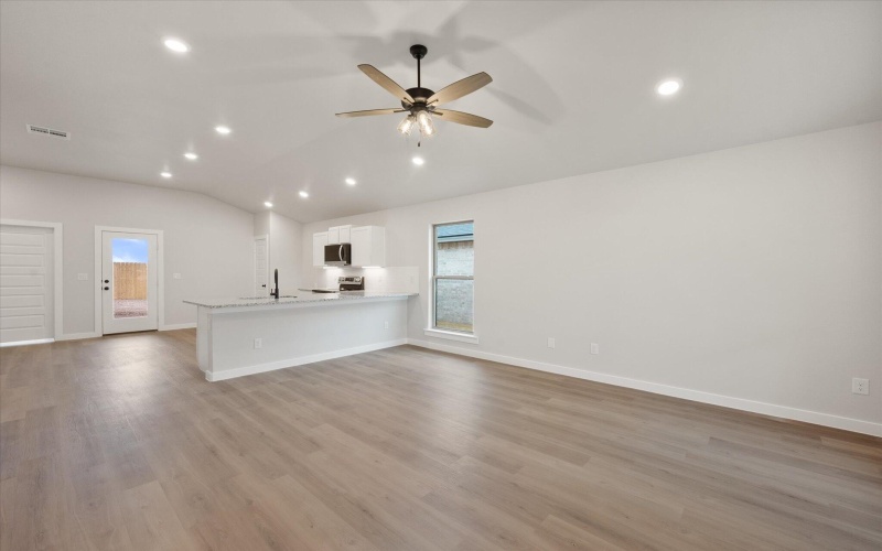 3016 140th Street, Lubbock, TX 79423, 3 Bedrooms Bedrooms, ,2 BathroomsBathrooms,Residential,For Sale,3016 140th Street,202550606