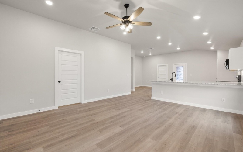 3016 140th Street, Lubbock, TX 79423, 3 Bedrooms Bedrooms, ,2 BathroomsBathrooms,Residential,For Sale,3016 140th Street,202550606