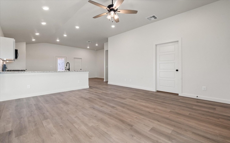 3106 138th Place, Lubbock, TX 79423, 3 Habitaciones Habitaciones , ,2 BañosBaños,Residential,En Venta,3106 138th Place,0,202564381