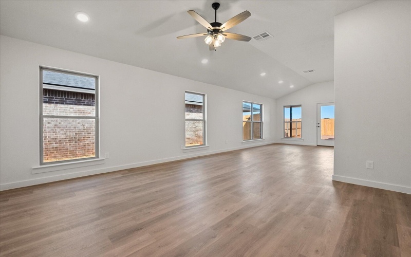 3102 138th Place, Lubbock, TX 79423, 4 Habitaciones Habitaciones , ,2 BañosBaños,Residential,En Venta,3102 138th Place,0,202564383