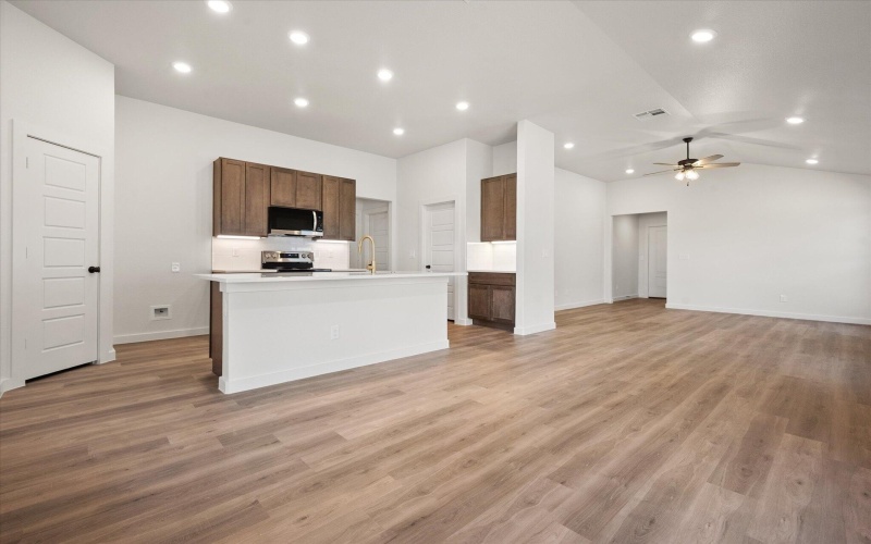 3102 138th Place, Lubbock, TX 79423, 4 Habitaciones Habitaciones , ,2 BañosBaños,Residential,En Venta,3102 138th Place,0,202564383