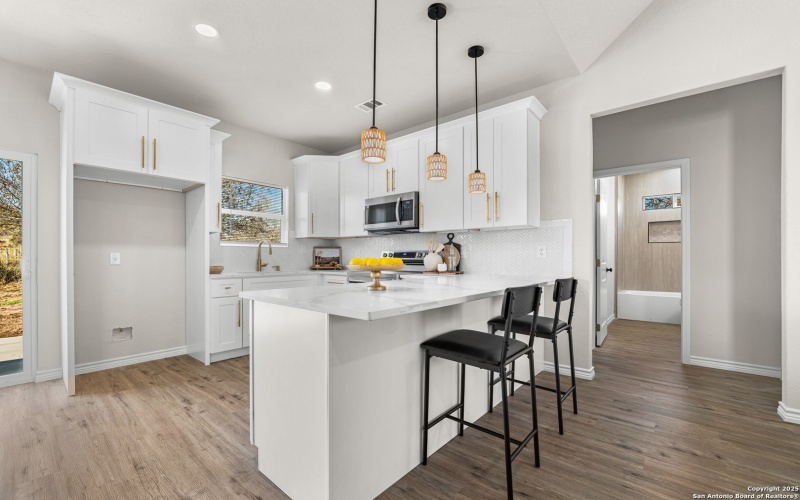 732 County Road 6846, Lytle, TX 78052, 3 Habitaciones Habitaciones , ,2 BañosBaños,Residential,En Venta,732 County Road 6846,0,1929735