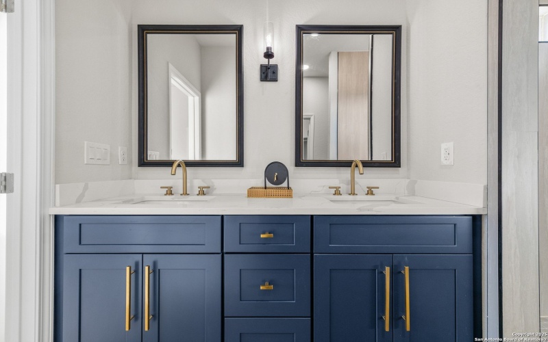 732 County Road 6846, Lytle, TX 78052, 3 Habitaciones Habitaciones , ,2 BañosBaños,Residential,En Venta,732 County Road 6846,0,1929735