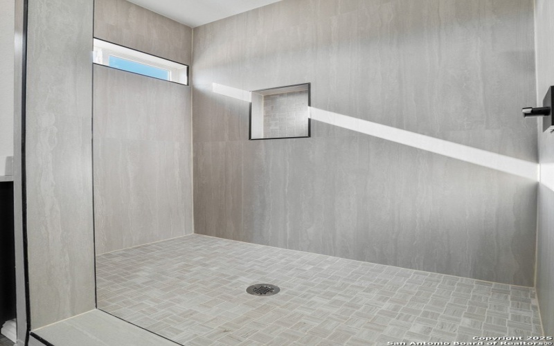 732 County Road 6846, Lytle, TX 78052, 3 Habitaciones Habitaciones , ,2 BañosBaños,Residential,En Venta,732 County Road 6846,0,1929735