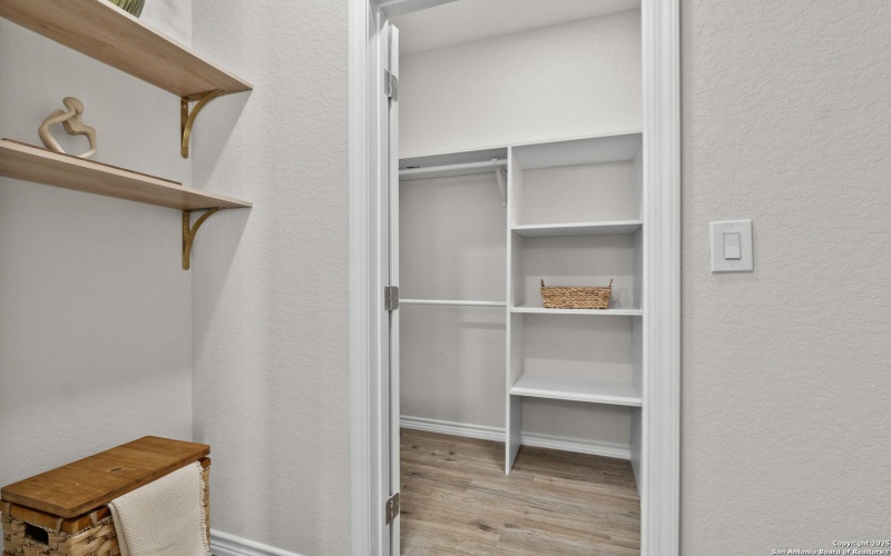 732 County Road 6846, Lytle, TX 78052, 3 Habitaciones Habitaciones , ,2 BañosBaños,Residential,En Venta,732 County Road 6846,0,1929735