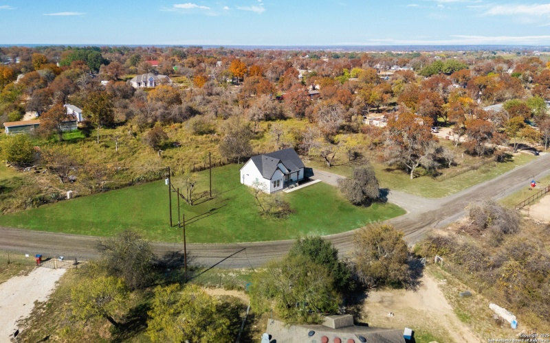 732 County Road 6846, Lytle, TX 78052, 3 Habitaciones Habitaciones , ,2 BañosBaños,Residential,En Venta,732 County Road 6846,0,1929735