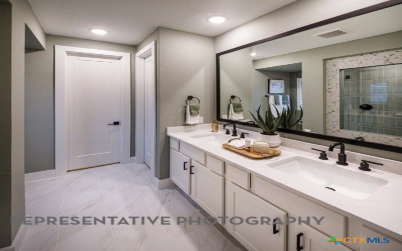 383 White Oak, Castroville, TX 78009, 4 Habitaciones Habitaciones , ,3 BañosBaños,Residential,En Venta,383 White Oak,0,598286