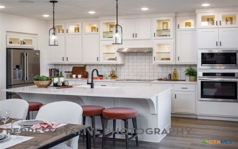 383 White Oak, Castroville, TX 78009, 4 Habitaciones Habitaciones , ,3 BañosBaños,Residential,En Venta,383 White Oak,0,598286