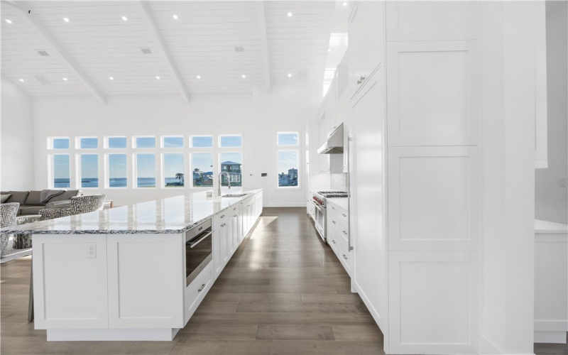 305 Estes Drive, Rockport, TX 78382, 6 Bedrooms Bedrooms, ,5 BathroomsBathrooms,Residential,For Sale,305 Estes Drive,0,469088