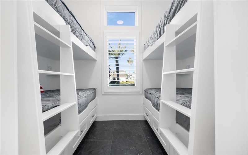 305 Estes Drive, Rockport, TX 78382, 6 Bedrooms Bedrooms, ,5 BathroomsBathrooms,Residential,For Sale,305 Estes Drive,0,469088