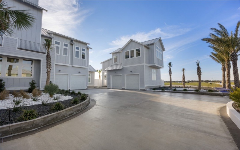 305 Estes Drive, Rockport, TX 78382, 6 Bedrooms Bedrooms, ,5 BathroomsBathrooms,Residential,For Sale,305 Estes Drive,0,469088