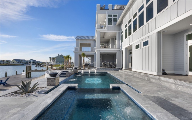 305 Estes Drive, Rockport, TX 78382, 6 Bedrooms Bedrooms, ,5 BathroomsBathrooms,Residential,For Sale,305 Estes Drive,0,469088