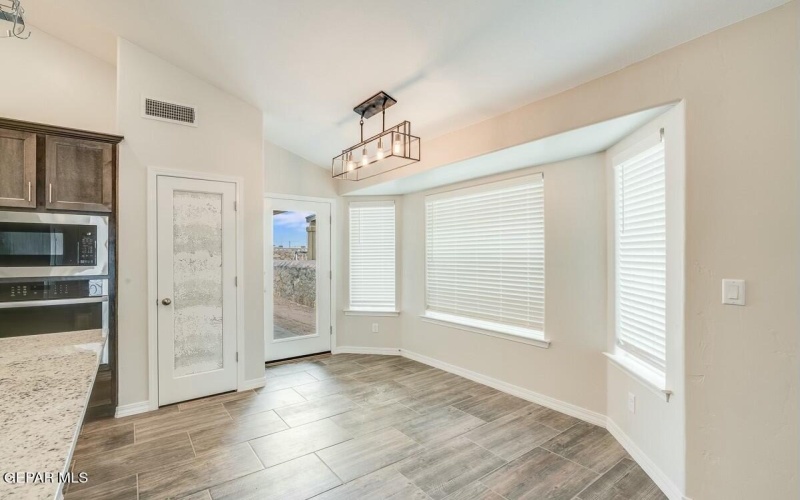 6064 Fall Ridge Street, Sunland Park, NM 88008, 4 Habitaciones Habitaciones , ,2 BañosBaños,Residential,En Venta,6064 Fall Ridge Street,0,935440