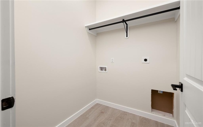 2328 Thornton Avenue, Mission, TX 78574, 3 Habitaciones Habitaciones , ,2 BañosBaños,Residential,En Venta,2328 Thornton Avenue,0,490560