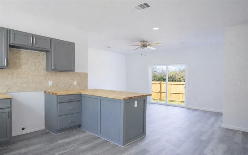 5408 eLGIN Street, Fort Worth, TX 76105, 3 Bedrooms Bedrooms, ,2 BathroomsBathrooms,Residential,For Sale,5408 eLGIN Street,0,21130788