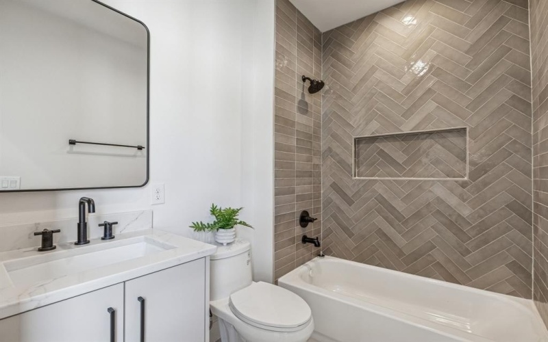 13900 Noel Road #202, Dallas, TX 75240, 2 Habitaciones Habitaciones , ,2 BañosBaños,Residential,En Venta,13900 Noel Road,0,21134773